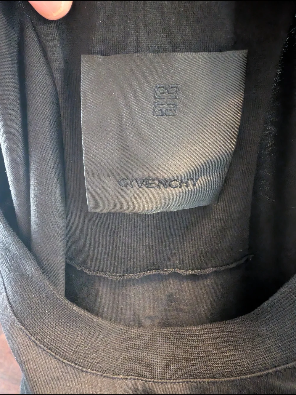 Givenchy Black Tee with Red Star Logo, Mens XL - Picture 5 of 9